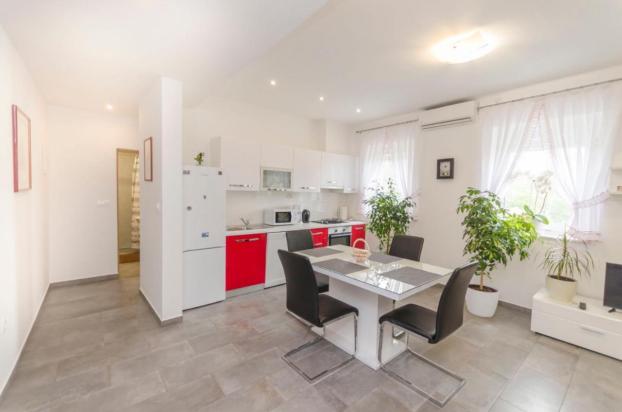 Apartment Luka Rupe Екстер'єр фото