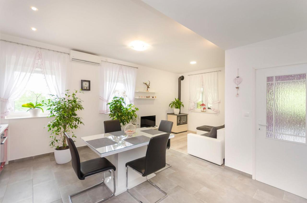 Apartment Luka Rupe Екстер'єр фото