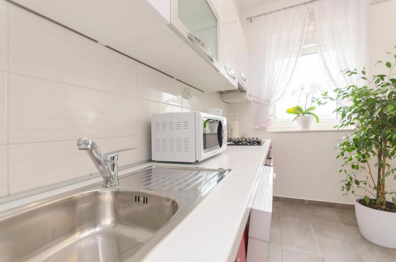 Apartment Luka Rupe Екстер'єр фото