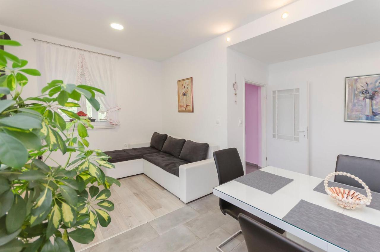 Apartment Luka Rupe Екстер'єр фото