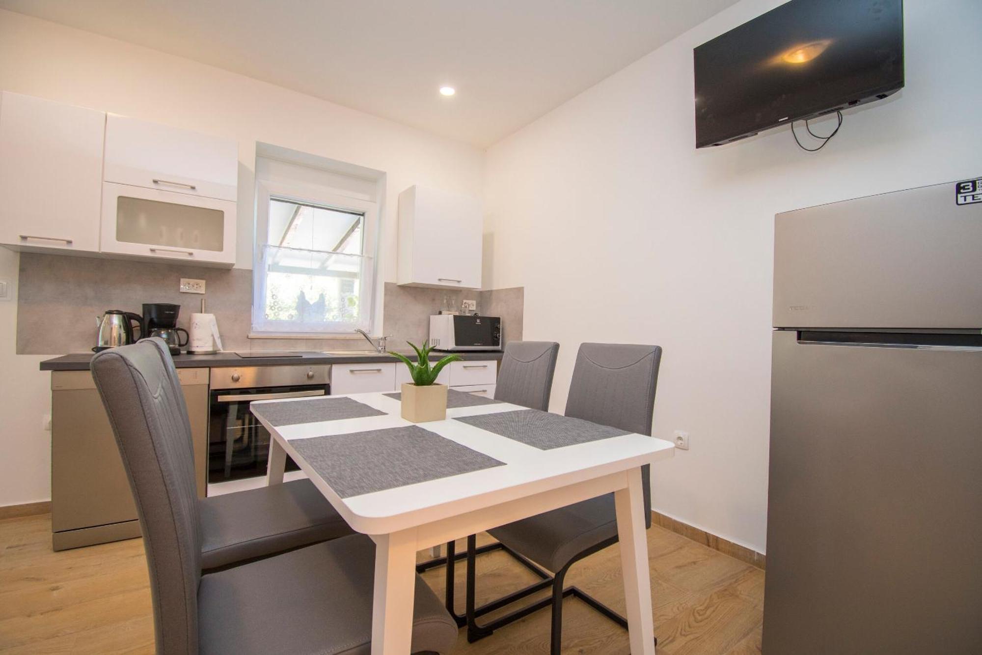 Apartment Luka Rupe Екстер'єр фото
