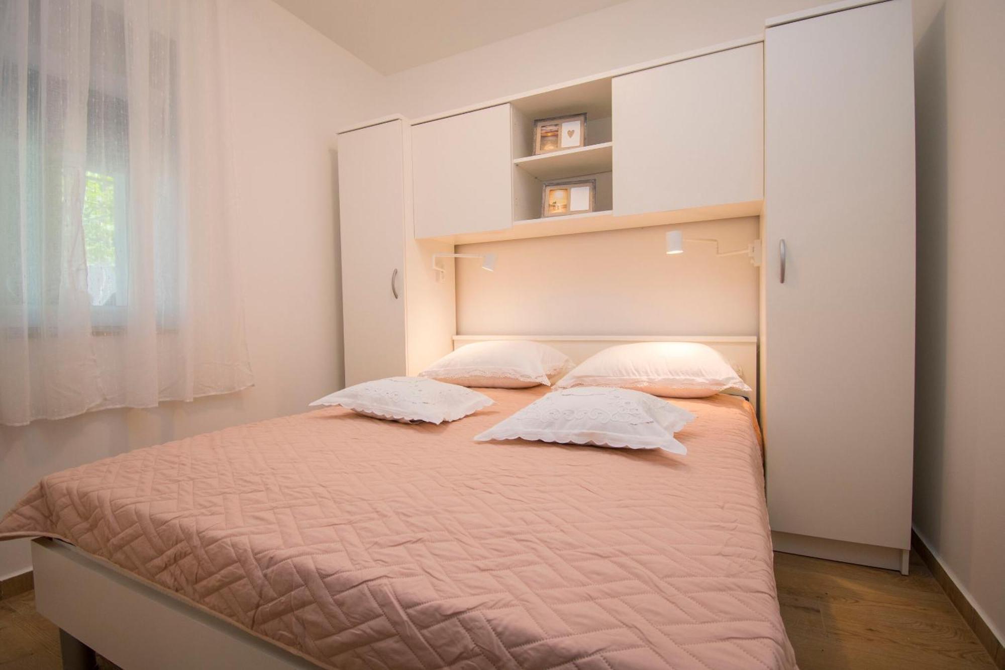 Apartment Luka Rupe Екстер'єр фото